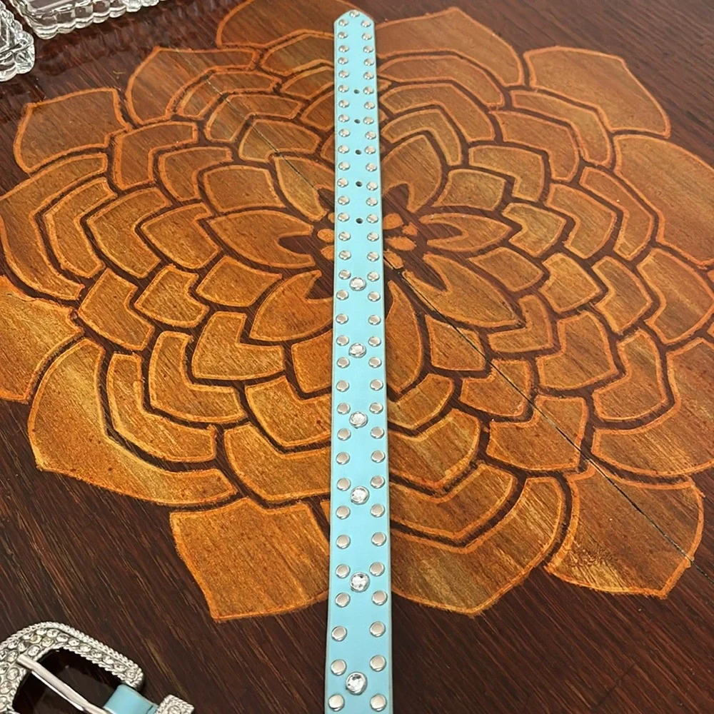 Light blue women’s cowgirl studded western rhinestone studded belt